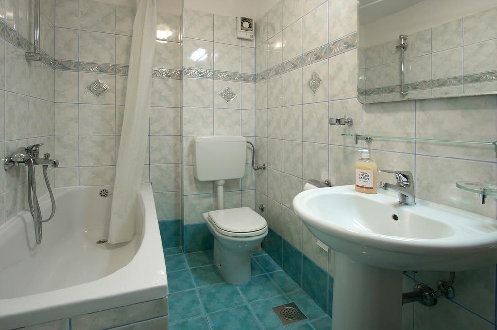 Apartments Ava Porec Exterior photo